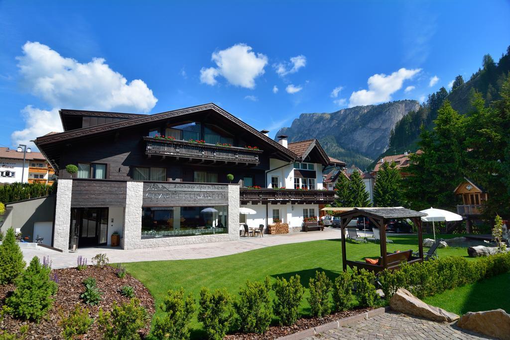 Chalet Elisabeth Dolomites Alpin & Charme Hotel Селва ди Вал Гардена Екстериор снимка